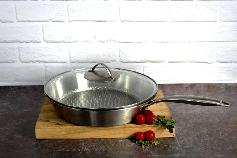 30CM Diamond Frying Pan - Image 1