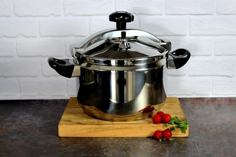 10L Pressure Cooker - Image 1