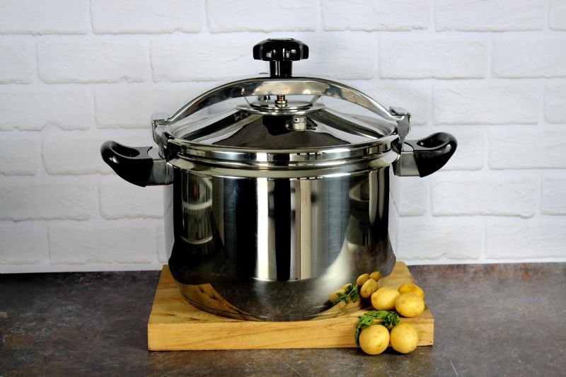 16L Pressure Cooker - Image 1