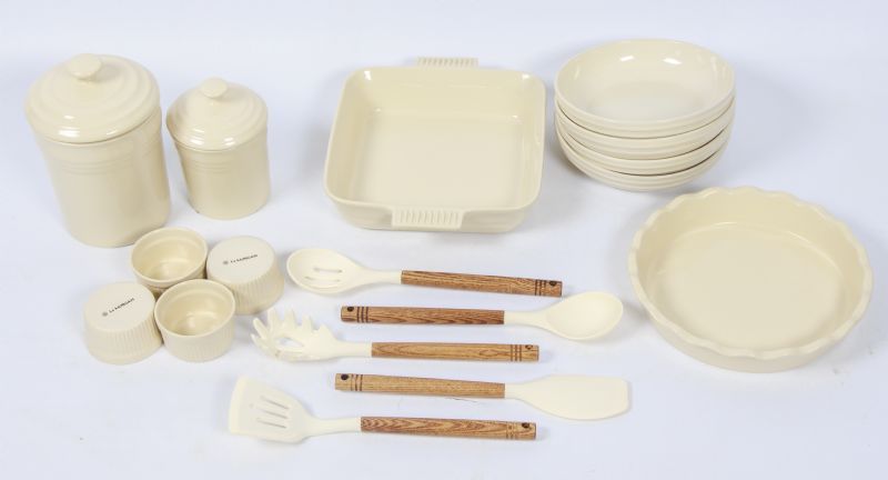 Camembert 19pc Accessories - Image 1