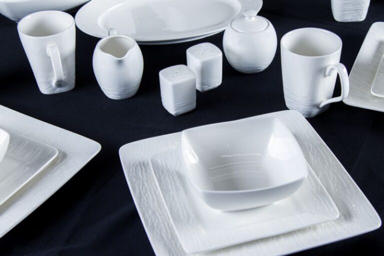 38Pc Arctic Dinner Set - Image 2
