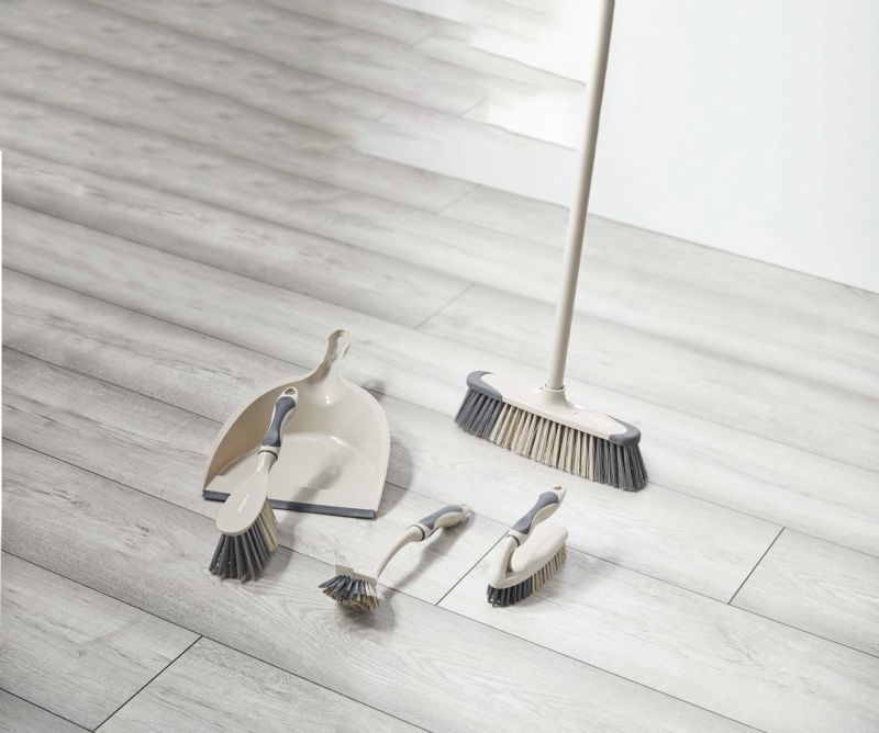 5 in 1 Cleaning Set - Image 1