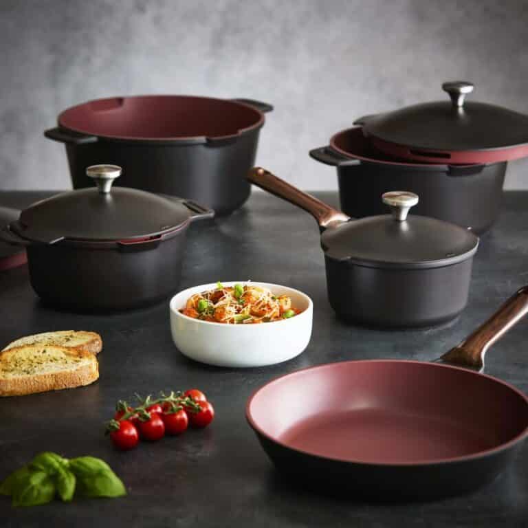 9pc Aluminium Cookware Set - Black Wooden Handle - Image 1