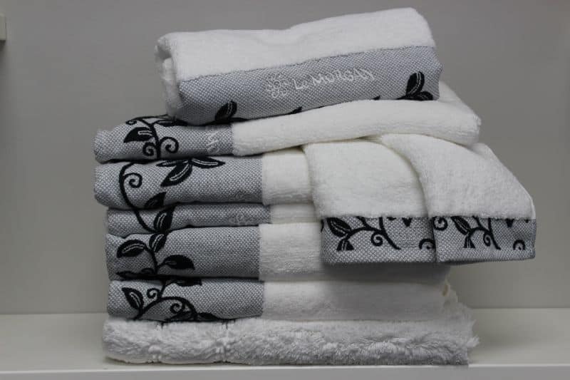 9pc Towel set (Available in different colours) - Image 1