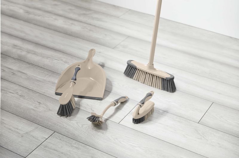 5 in 1 Cleaning Set - Image 1